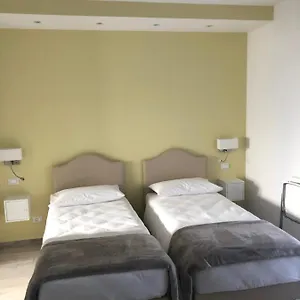 https://villa-zaira.emilia-romagnahotels.net