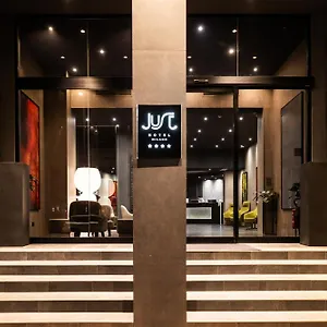 Just 4*, Milano Italien